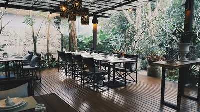Hidden Resort dining room