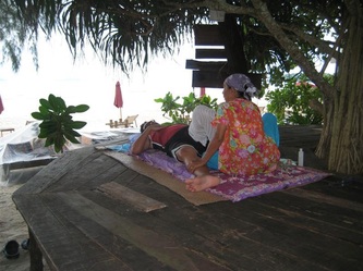 Thai massage in Lasy Hut Koh Phayam