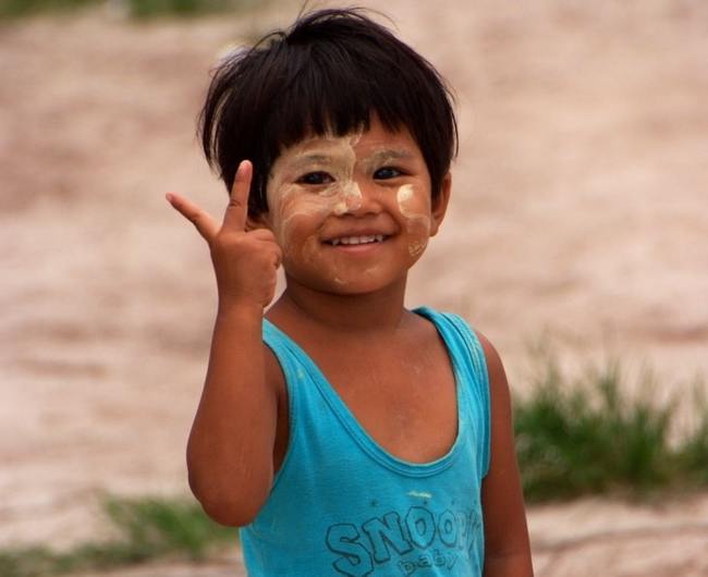 So cute Myanmar kid!