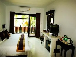 The Numsay Khao Suay room
