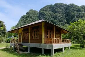 Monkey Mansion, Khao Sok
