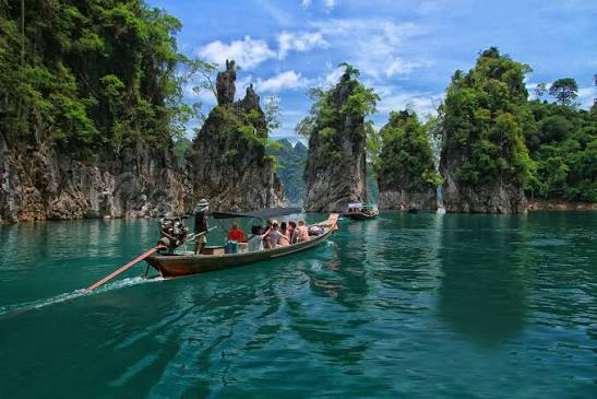 boat visit in Khao sok national park